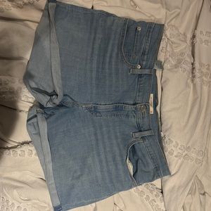 levi’s blue denim shorts